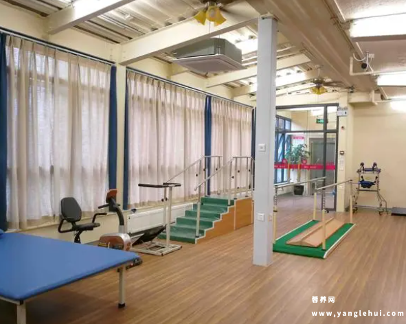百汇吉医养中心华西坝养老院